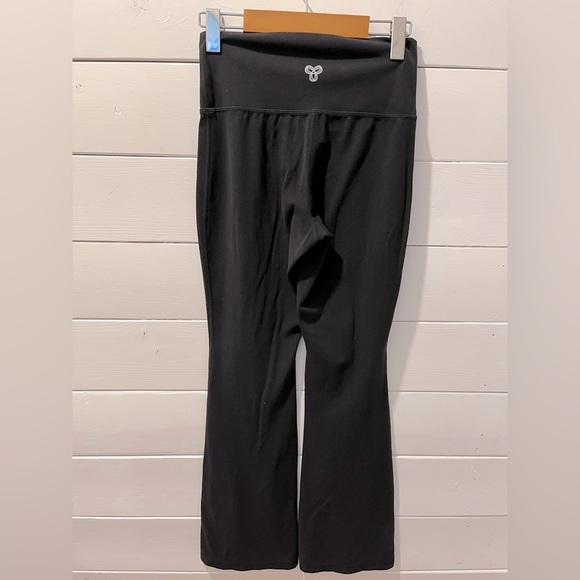 🖤 TNA black flare leggings with slit, size M - Picture 6 of 7